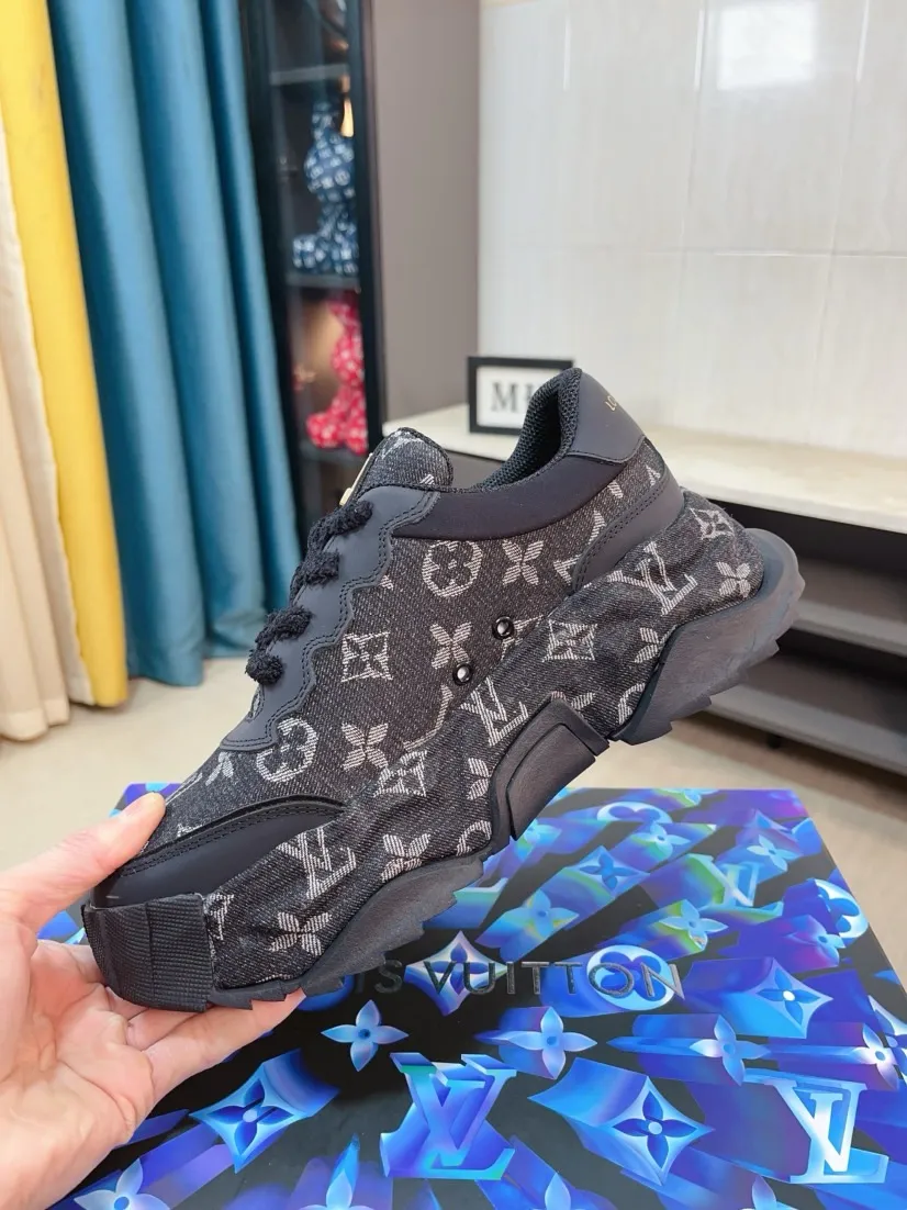 Men's men's shoes 💰580🌸🌸 LV style is novel and fashionable, the upper is made of imported cowhide + LV special materials! Super trendy design! It’s eye-catching! The leather is soft, delicate, shiny and translucent, showing the ultimate in pure handcraftsmanship, and the mesh is soft, comfortable and breathable! Size: 39-44 (38 45 customized)